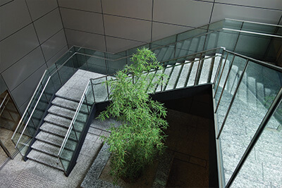 balustrady szklane nierdzewne schodowe